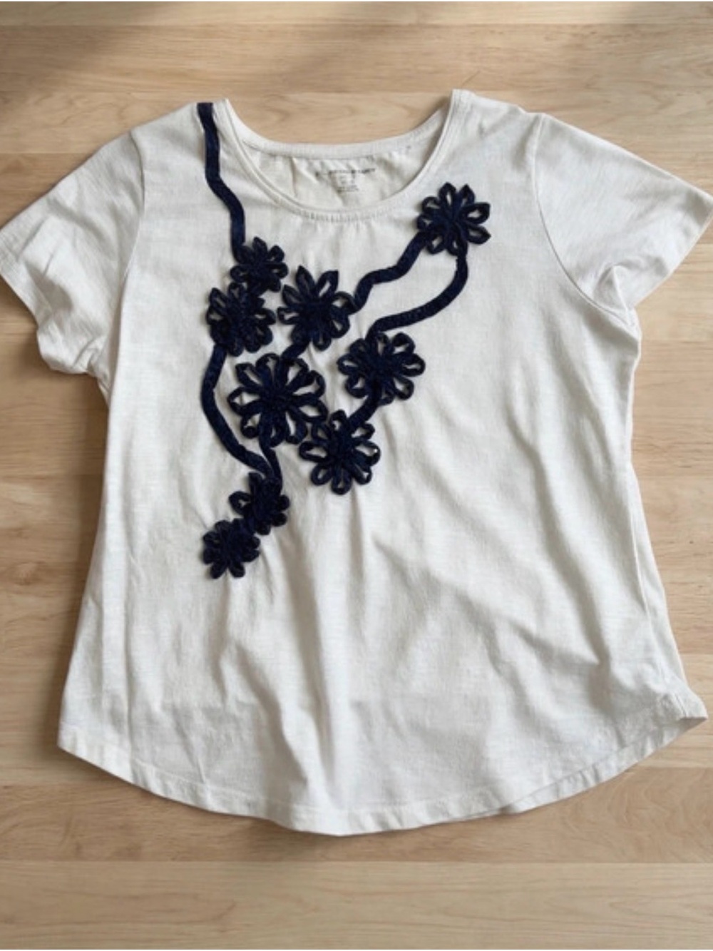 Allison Daley White Short-Sleeve Tee with Navy Floral Appliqué